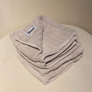 DKNY towels - set of 4 - NWOT